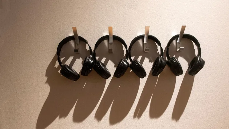 Soundscapes in Theatre: Crafting the Auditory Experience